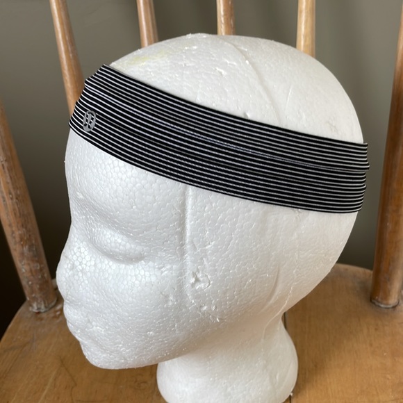 Lululemon head band - Picture 3 of 6